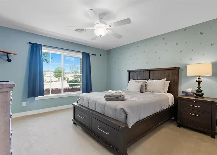 Holiday home Equinox - Pool & Hot Tub - Mins To Starfire Golf *