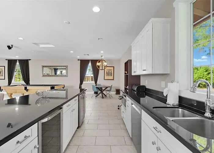 Holiday home Equinox - Pool & Hot Tub - Mins To Starfire Golf *