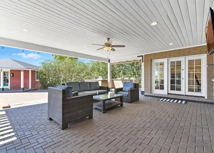 Holiday home Equinox - Pool & Hot Tub - Mins To Starfire Golf