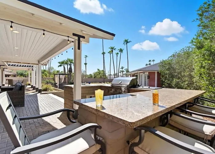 Holiday home Equinox - Pool & Hot Tub - Mins To Starfire Golf