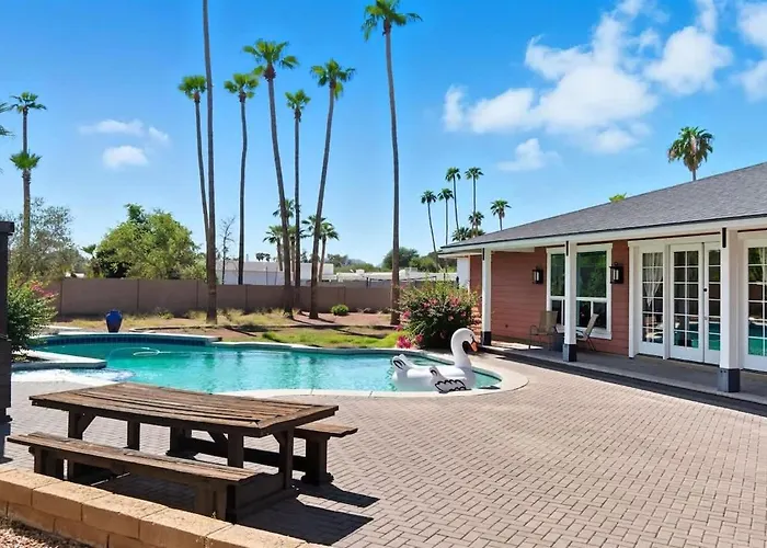 Holiday home Equinox - Pool & Hot Tub - Mins To Starfire Golf *